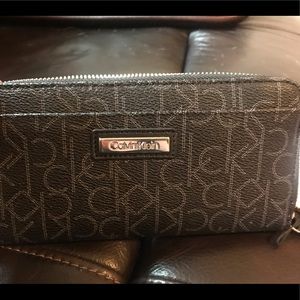 Calvin Klein zip wallet